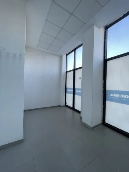 Tirane, jepet me qera , 108 m² 