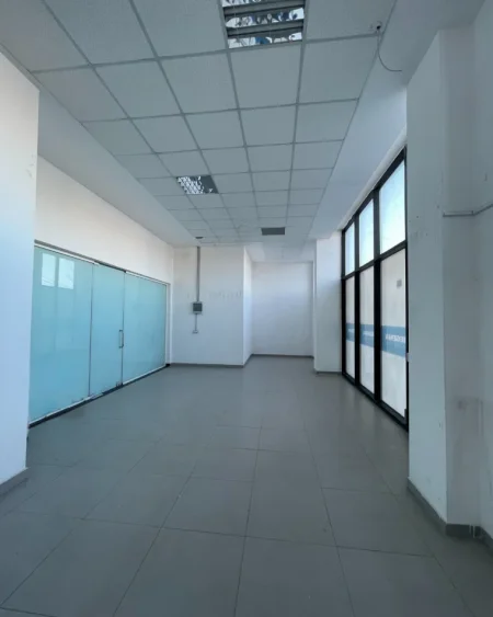 Tirane, jepet me qera , 108 m² 