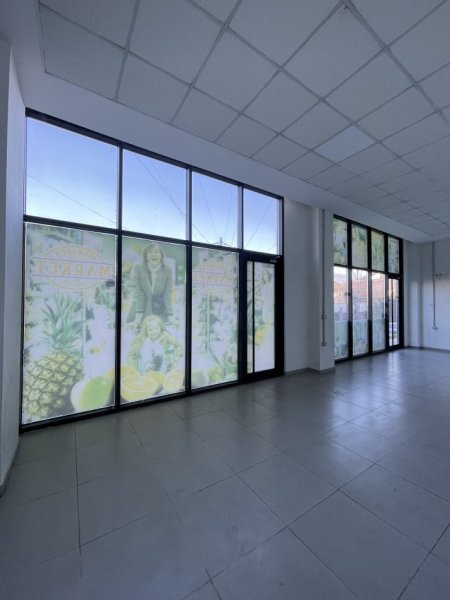 Tirane, jepet me qera ambjent biznesi , 79 m² 