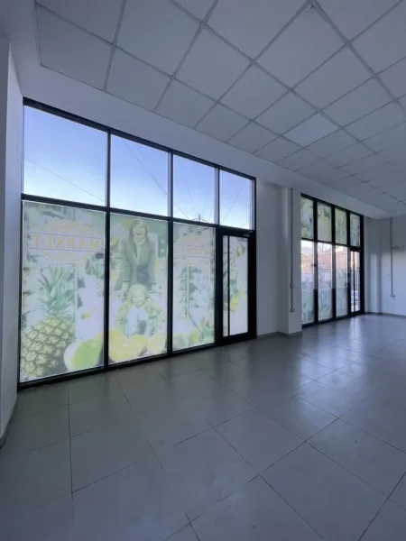 Tirane, jepet me qera ambjent biznesi , 79 m² 