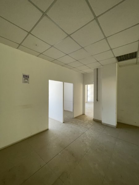 Tirane, jepet me qera ambjent biznesi , 325 m² 
