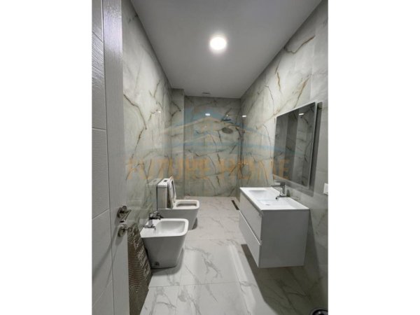 Tirane, shitet apartament 2+1+Ballkon Kati 1, 98 m² 135.000 € (Rruga Shefqet Kuka,fillimi i Freskut.)