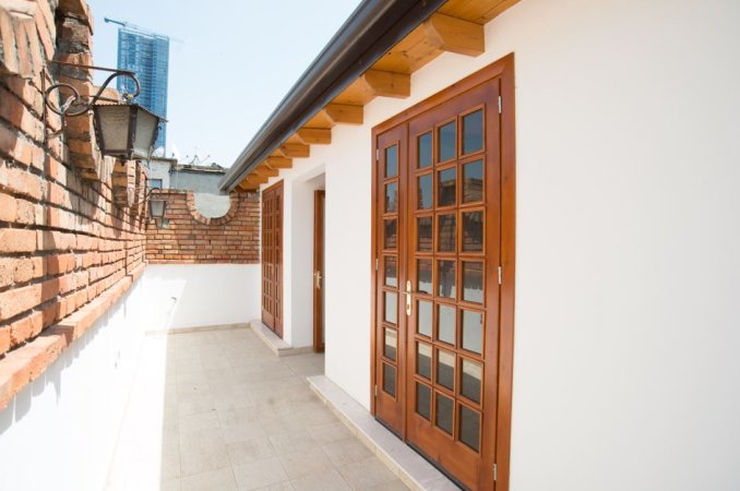 Tirane, jepet me qera apartament+verande | Penthouse , 199 m² (Qender, Piazza Teatri Metropol)