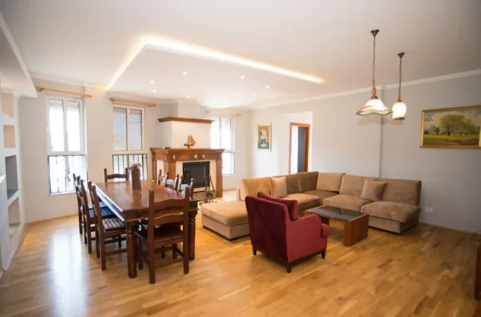 Tirane, jepet me qera apartament+verande | Penthouse , 199 m² (Qender, Piazza Teatri Metropol)