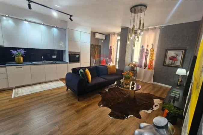 Tirane, jepet me qera apartament 1+1+Ballkon Kati 6, 70 m² 850 € (Rr. Naim Frasheri)
