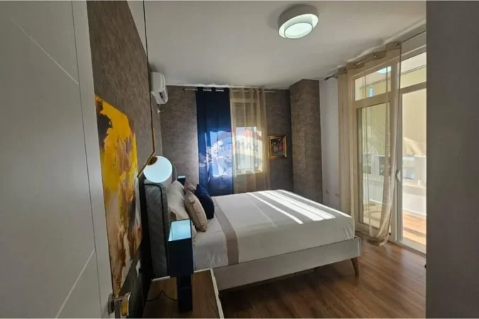 Tirane, jepet me qera apartament 1+1+Ballkon Kati 6, 70 m² 850 € (Rr. Naim Frasheri)