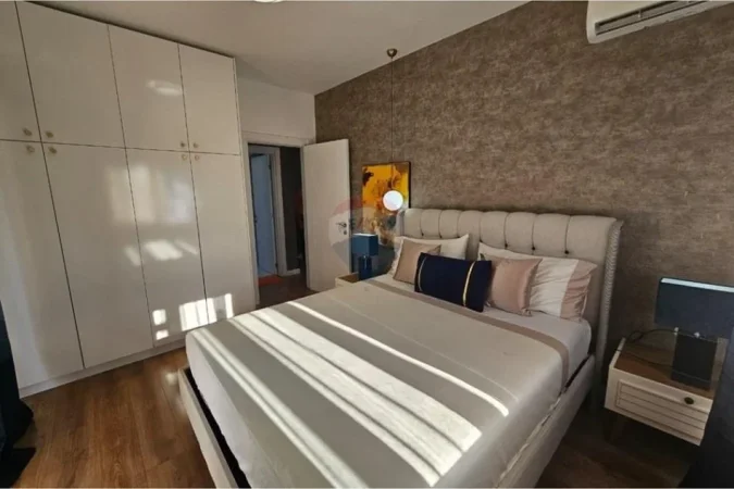 Tirane, jepet me qera apartament 1+1+Ballkon Kati 6, 70 m² 850 € (Rr. Naim Frasheri)