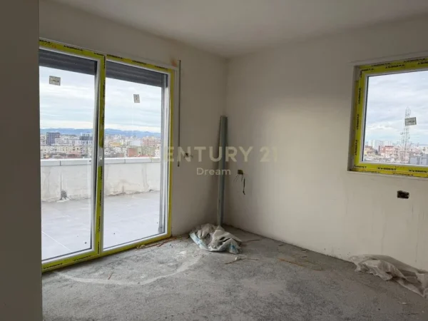Tirane, shes apartament+verande | Penthouse 2+1+Aneks+Ballkon Kati 8, 102 m² 
