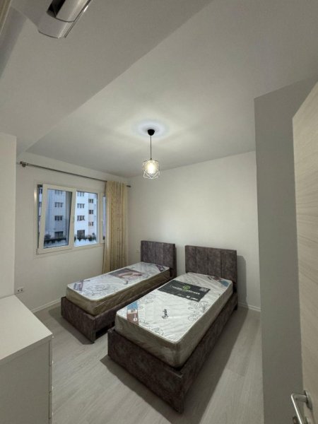 Tirane, jepet me qera apartament 2+1 Kati 2, 98 m² 700 € (Astir , River Residence)