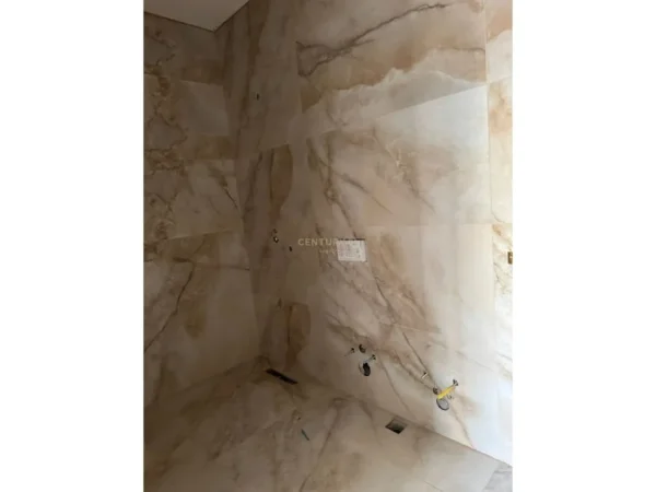 Tirane, shes apartament 2+1+Aneks+Ballkon Kati 5, 87 m² 170.000 € 