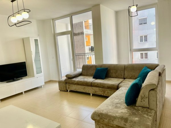Tirane, jepet me qera apartament Kati 4, 75 m² 650 € (STACIONI TRENIT)