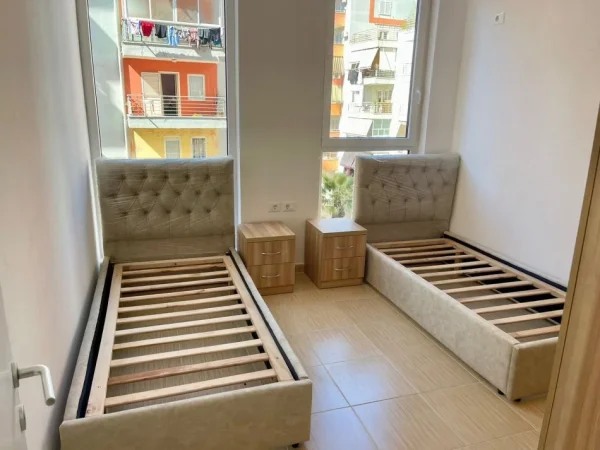 Tirane, jepet me qera apartament Kati 4, 75 m² 650 € (STACIONI TRENIT)