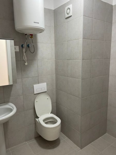 Tirane, jepet me qera apartament Kati 4, 75 m² 650 € (STACIONI TRENIT)
