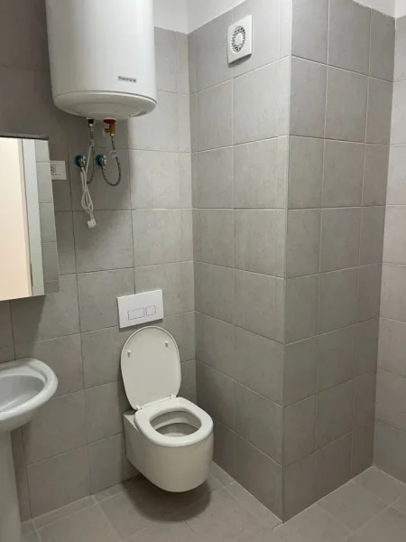 Tirane, jepet me qera apartament Kati 4, 75 m² 650 € (STACIONI TRENIT)