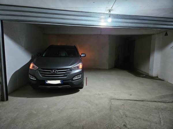 Tirane, shitet garazh | post parkimi Kati -2, 32 m² 30.000 € (Fusha Ali Demi (2 poste parkimi))