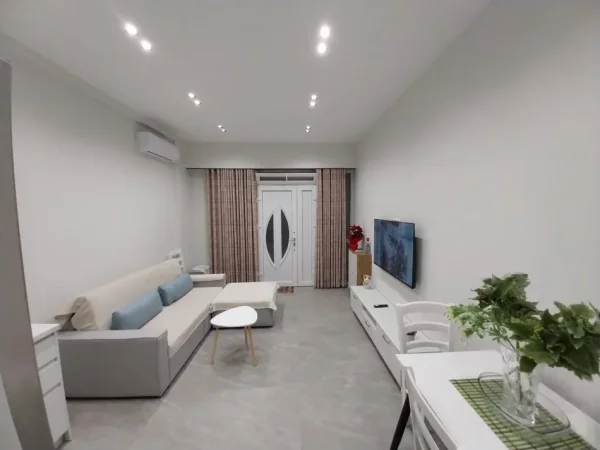 🏡Vlore, jepet me qera apartament 1+1 Kati 1, 350 € (Prane Muradies,Rruga Ali demi,Vlorë)