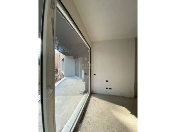 Tirane, shes apartament 2+1+Aneks+Ballkon Kati 2, 124 m² 215.000 € 