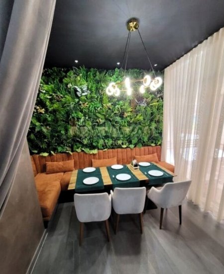 Tirane, shitet bar-kafe Kati 0, 158 m² 50.000 € (oxhaku)