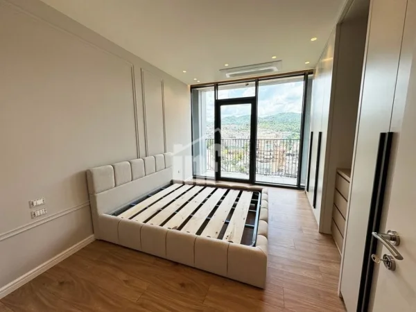 Tirane, jepet me qera apartament 2+1+Ballkon Kati 11, 131 m² 2.000 € (“LAKE VIEW” RESIDENCES, NE RRUGEN “KRISTO LUARASI”)