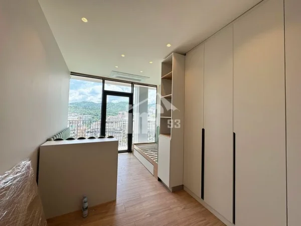 Tirane, jepet me qera apartament 2+1+Ballkon Kati 11, 131 m² 2.000 € (“LAKE VIEW” RESIDENCES, NE RRUGEN “KRISTO LUARASI”)