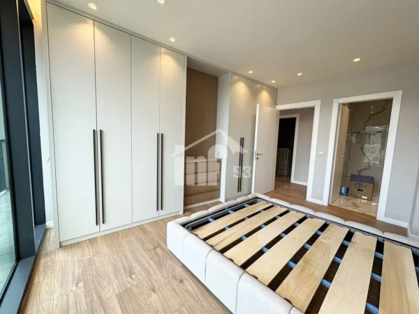 Tirane, jepet me qera apartament 2+1+Ballkon Kati 11, 131 m² 2.000 € (“LAKE VIEW” RESIDENCES, NE RRUGEN “KRISTO LUARASI”)