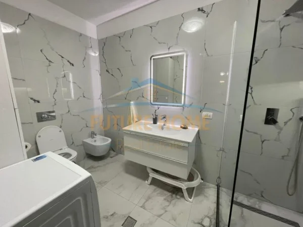 Tirane, jepet me qera apartament 2+1 Kati 3, 95 m² 500 € 