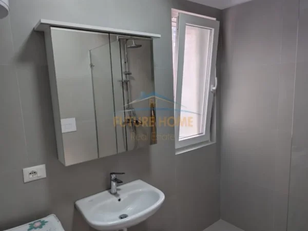 Tirane, jepet me qera apartament 2+1+Parkim Kati 2, 96 m² 700 € (Unaza e Re , River Residence)