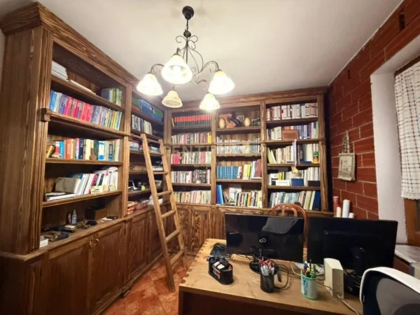 Tirane, jepet me qera Vile 3 Katshe Kati 3, 500 m² 3.500 € 