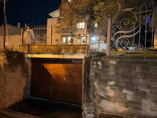 Tirane, jepet me qera Vile 3 Katshe Kati 3, 500 m² 3.500 € 