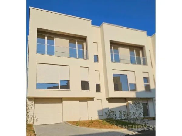 Tirane, jepet me qera Vile 3 Katshe Kati 1, 346 m² 1.500 € (ABA RESIDENCE)