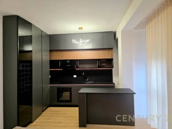 Tirane, jepet me qera Vile 3 Katshe Kati 1, 346 m² 1.500 € (ABA RESIDENCE)