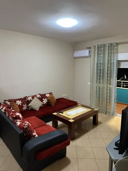 Tirane, jepet me qera apartament 1+1+Ballkon Kati 4, 67 m² 410 € (Astir)