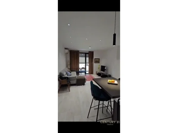 Tirane, jepet me qera apartament 2+1+Aneks+Ballkon Kati 4, 103 m² 700 € (Kompleksi Zirkon)