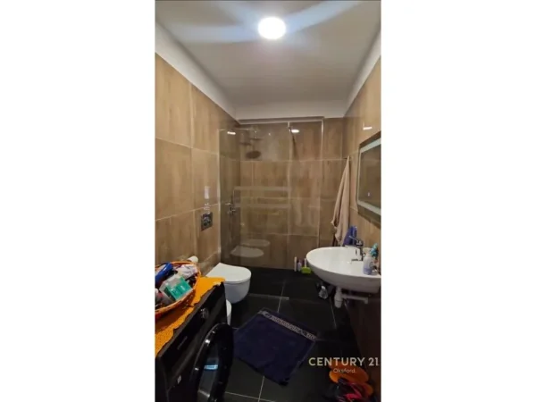 Tirane, jepet me qera apartament 2+1+Aneks+Ballkon Kati 4, 103 m² 700 € (Kompleksi Zirkon)