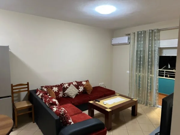 Tirane, jepet me qera apartament 1+1+Ballkon Kati 4, 70 m² 410 € (Astir)