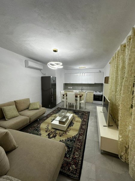 Tirane, jepet me qera apartament duplex 2+1 Kati 2, 90 m² 700 € (Bulevardi Zogu I/Fakultetit te Shkencave te Natyres)