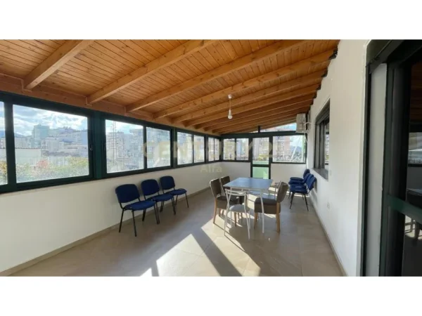 Tirane, shitet ambjent biznesi Kati 4, 165 m² 495.000 € 