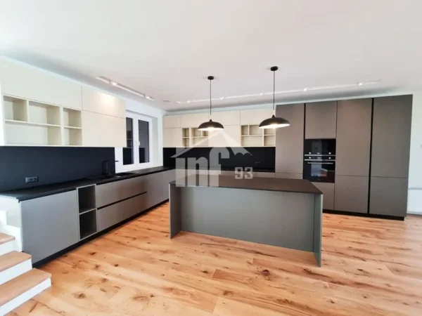 Tirane, jepet me qera Vile 3 Katshe , 480 m² 5.000 € ("LONG HILLS" REZIDENCE)