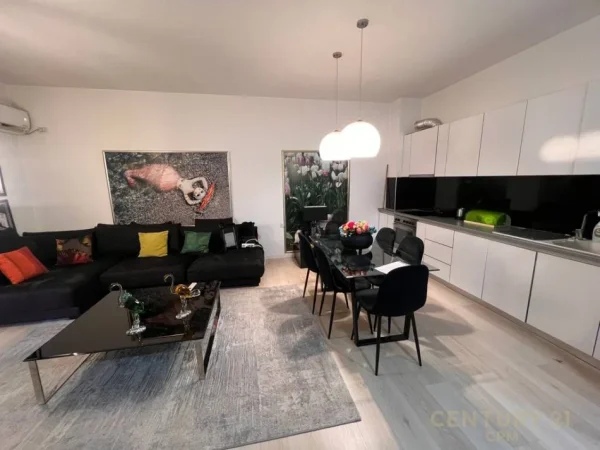 Tirane, shes apartament 1+1+Aneks+Ballkon Kati 1, 130 m² 230.000 € (Hipoteka)