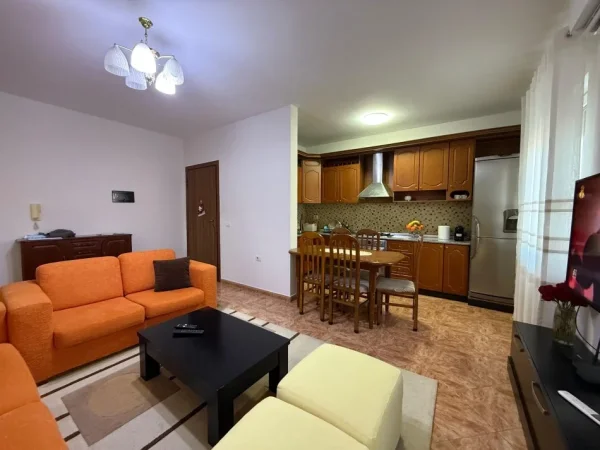 Tirane, jepet me qera apartament 2+1 Kati 8, 77 m² 700 € (Rruga Luigj Gurakuqi)