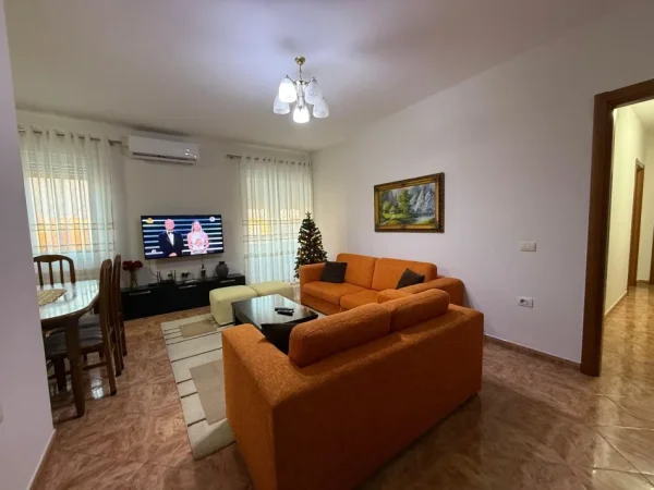 Tirane, jepet me qera apartament 2+1 Kati 8, 77 m² 700 € (Rruga Luigj Gurakuqi)