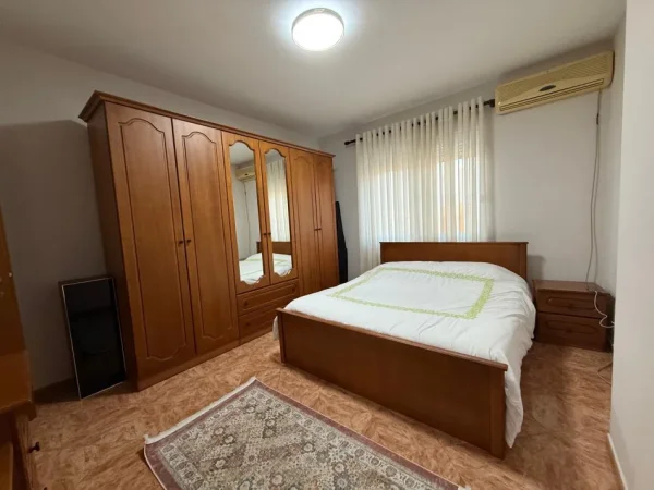 Tirane, jepet me qera apartament 2+1 Kati 8, 77 m² 700 € (Rruga Luigj Gurakuqi)