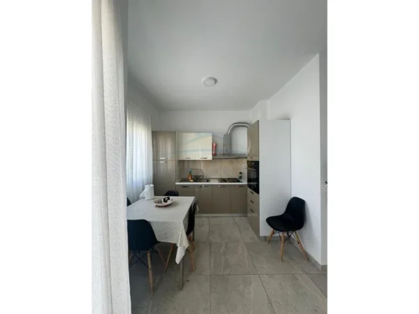 Gjiri Lalezit | Hamallaj, shitet apartament 2+1 Kati 1, 97 m² 240.000 € (Perla Resort)