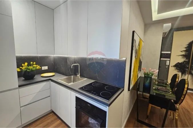 Tirane, jepet me qera apartament 1+1+Ballkon Kati 3, 65 m² 900 € (21 Dhjetori)