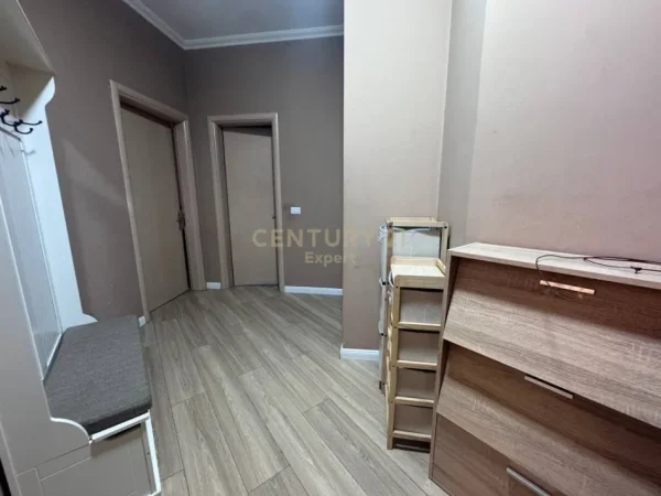 Tirane, jepet me qera apartament 2+1+Aneks+Ballkon Kati 2, 116 m² 850 € 