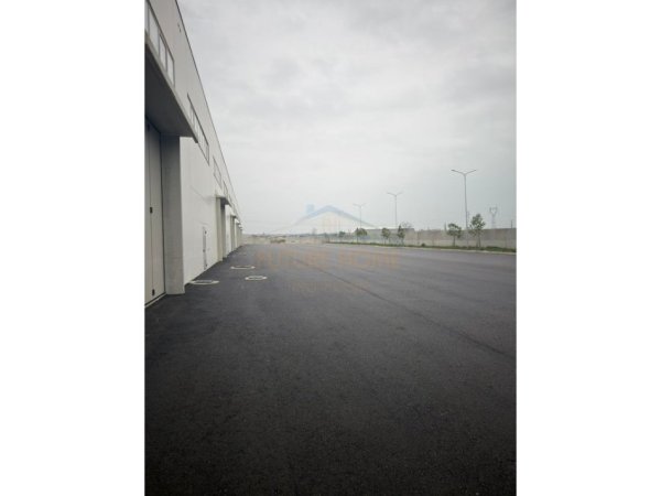 Durres, jepet me qera magazine Kati 0, 9.615 m² (Bisht Kamez, Durres)