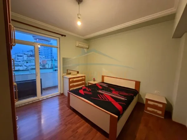 Tirane, jepet me qera apartament 2+1 Kati 9, 105 m² 800 € (BLLOK)