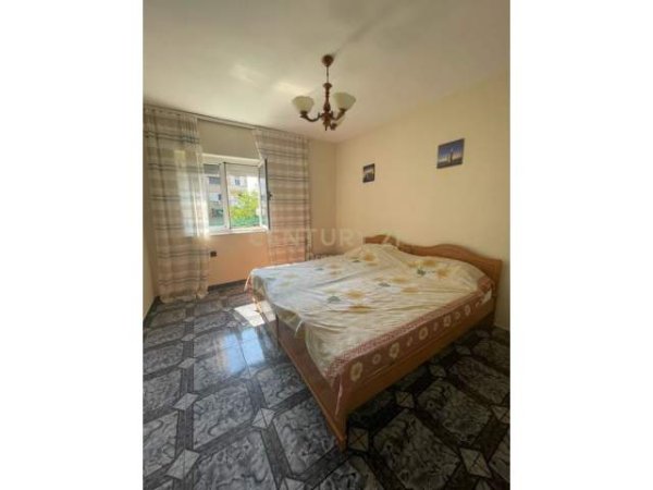 Tirane, jepet me qera apartament 2+1 Kati 3, 72 m² 330 Euro (Rruga Niko Avrami, Shkolla e Bashkuar)