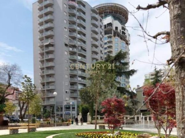 Tirane, jepet me qera zyre Kati 3, 388 m² 3.000 Euro (Tirana, Albania)