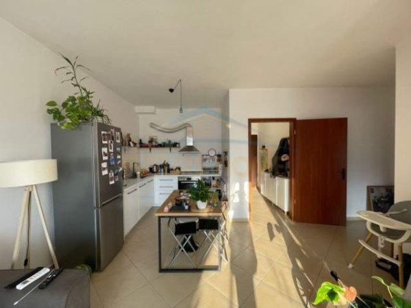 Tirane, shitet apartament 2+1+BLK Kati 8, 91 m² 85.000 Euro (pallatet cabej)